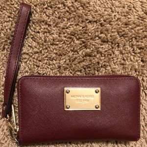 Michael Kors Large Saffiano Wristlet in Cinnabar